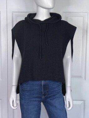 HARRICANA women's knit poncho-style sweater size Medium